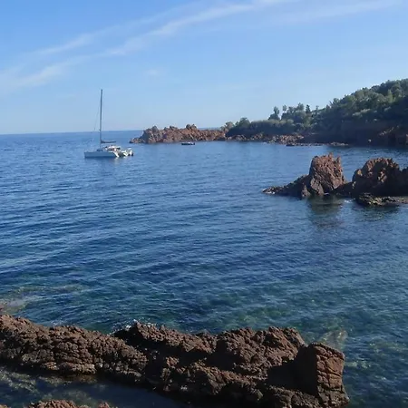 Sainte Maxime Appartement Les Pins Ensoleilles Proche De La Mer Сент-Максим