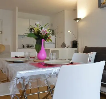 Sainte Maxime Appartement Les Pins Ensoleilles Proche De La Mer Сент-Максим