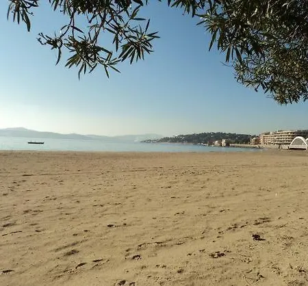 Апартаменты Sainte Maxime Appartement Les Pins Ensoleilles Proche De La Mer